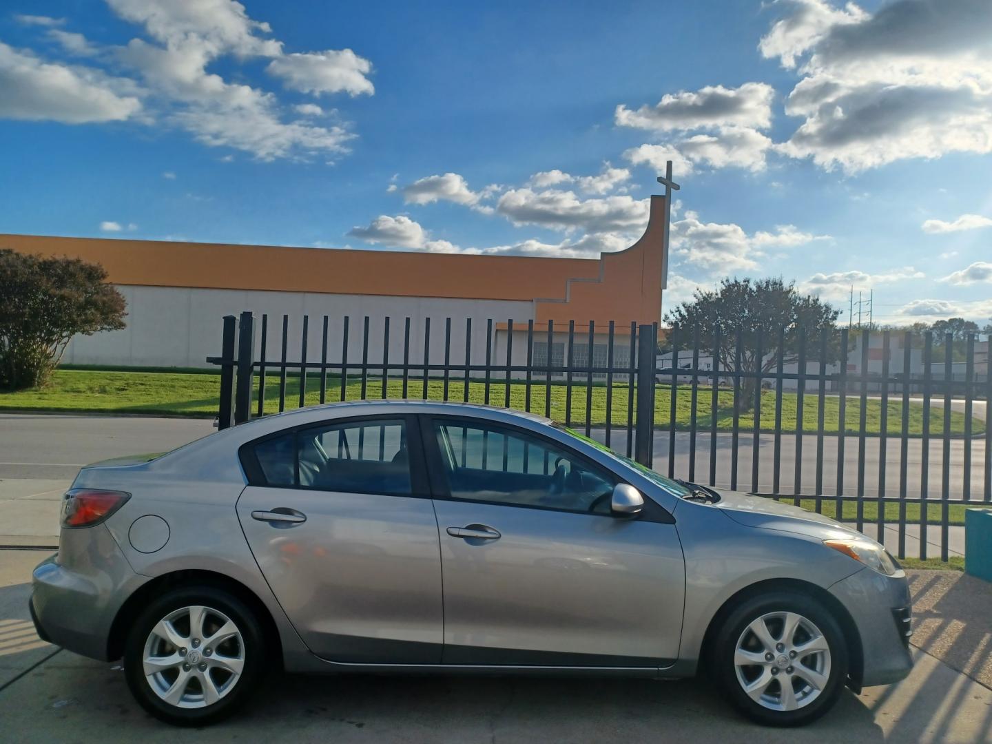 2010 SILVER Mazda MAZDA3 I TOURING (JM1BL1SF6A1) with an 2.0L DOHC EFI 16-valve I4 engine engine, 5-Speed Automatic Overdrive transmission, located at 2001 E. Lancaster, Ft. Worth, 76103, (817) 336-7000, 32.746181, -97.301018 - Photo#1